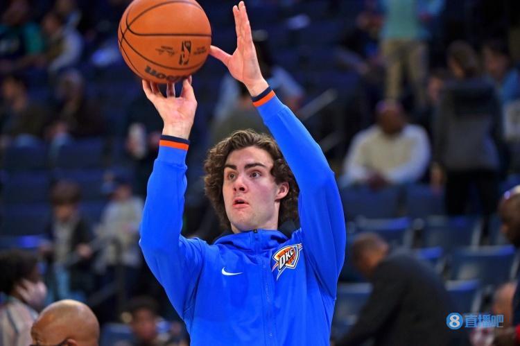 包含转折点！芝加哥公牛手感冰凉，英超转会期攻防权衡，管理层满意，球探报告显示潜力的词条